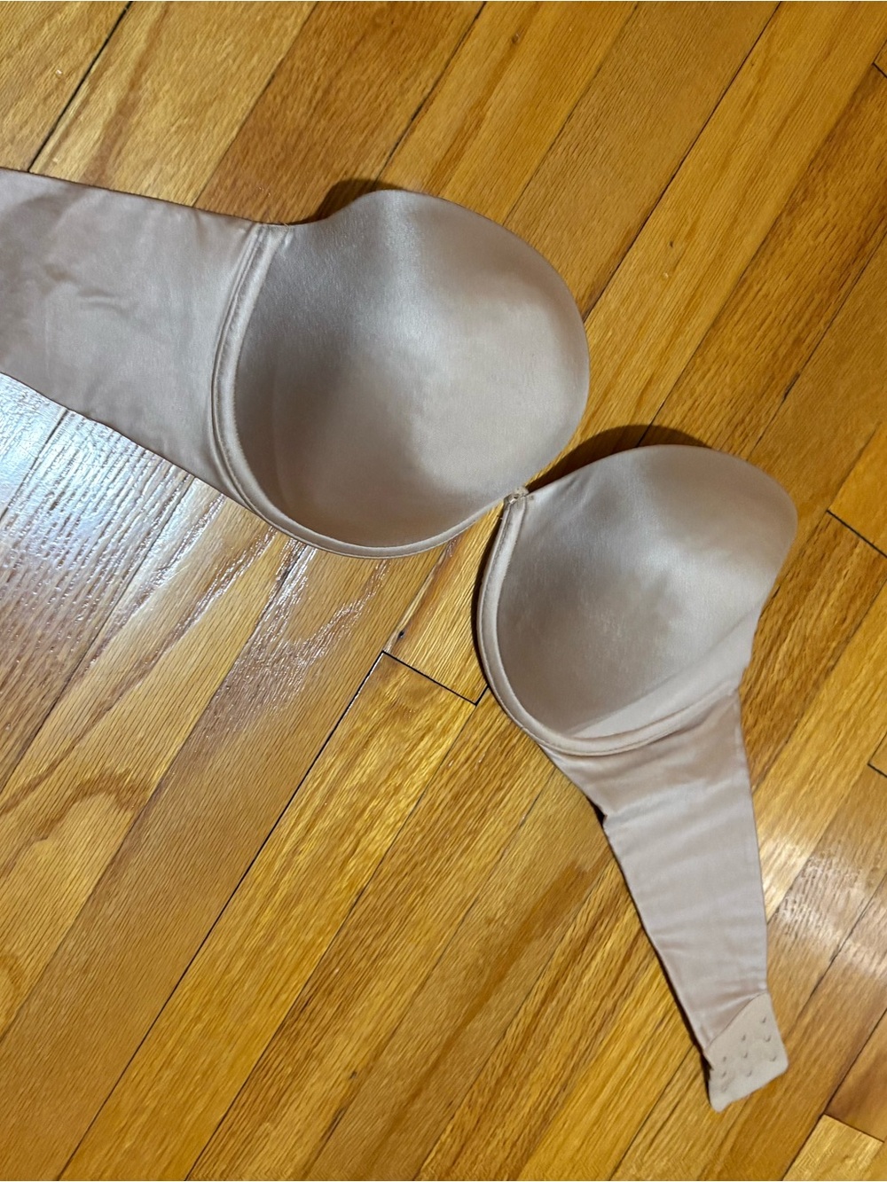 Victoria's Secret Nude Strapless Push-Up Bra